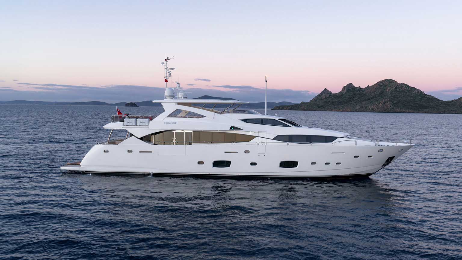 34m Sunseeker motor yacht Final Cut sold