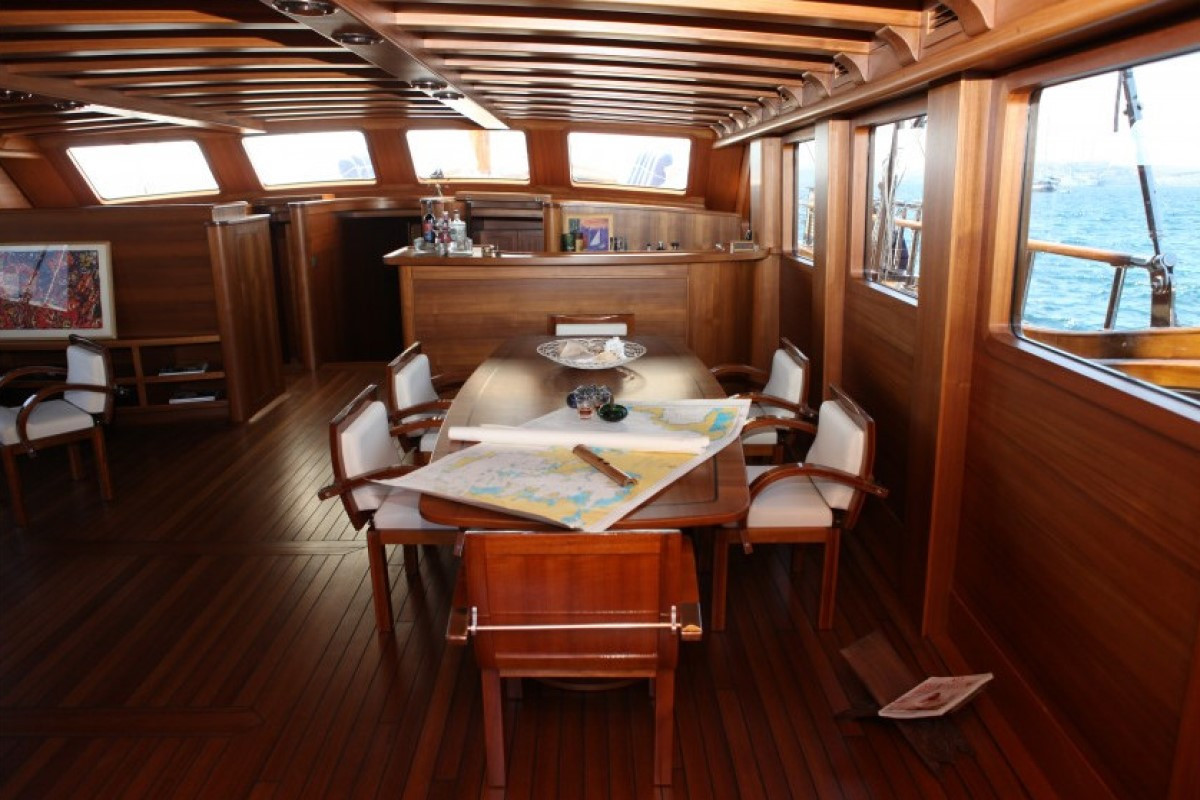 2014 EAST  YACHTING 43M 2