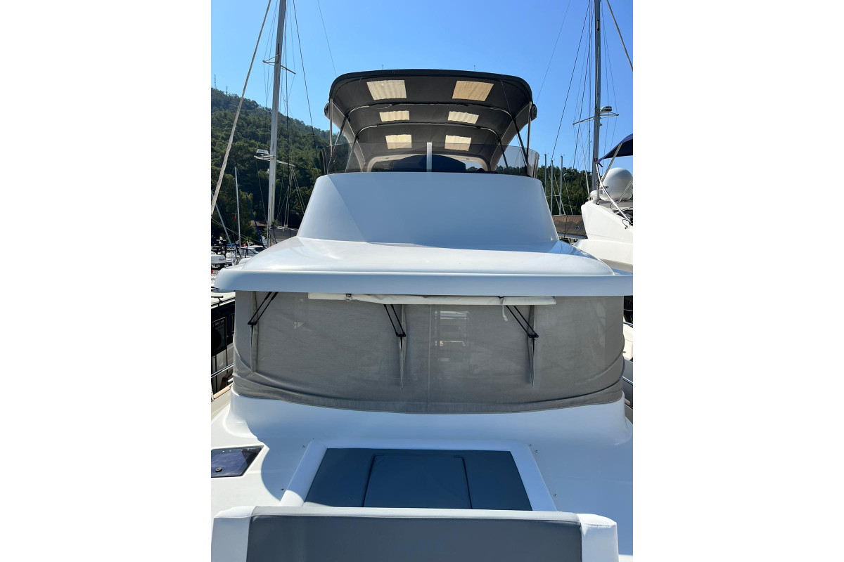 2014 BENETEAU SWIFT TRAWLER 50 11