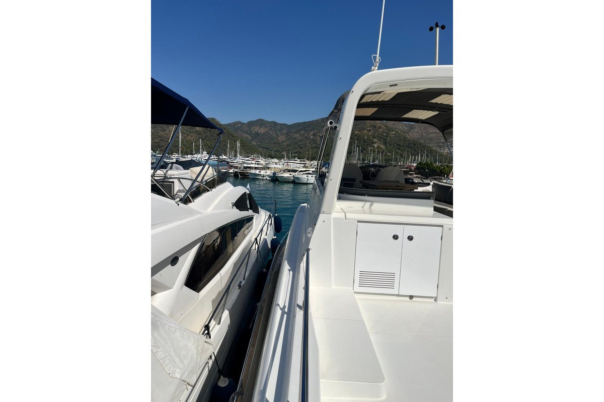 2014 BENETEAU SWIFT TRAWLER 50 13