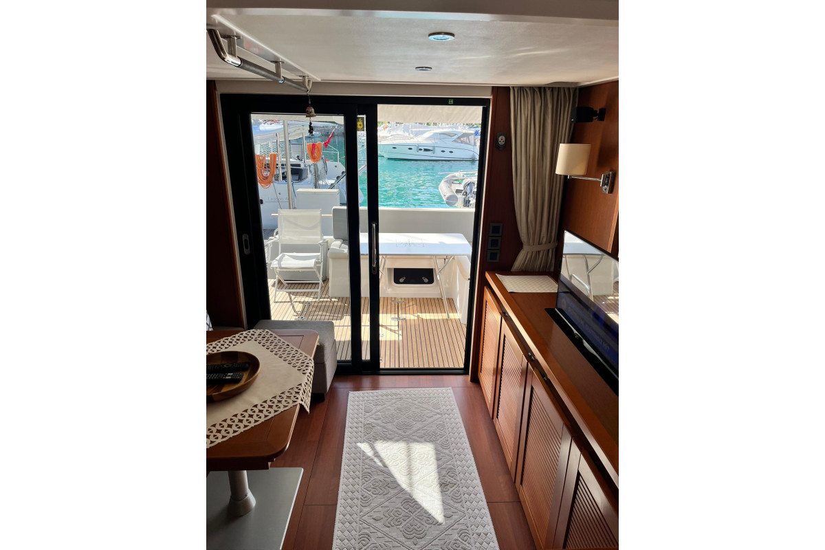 2014 BENETEAU SWIFT TRAWLER 50 21