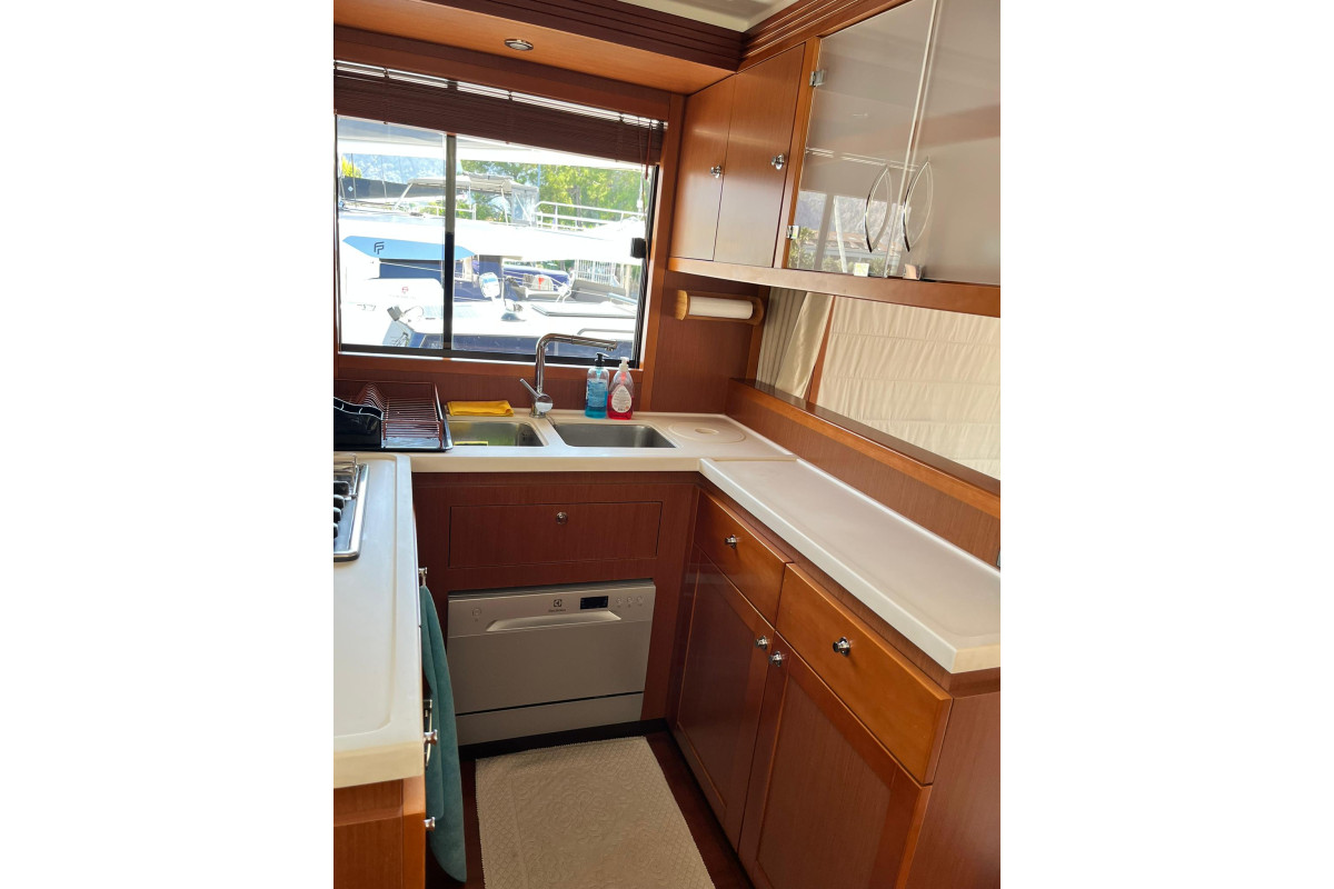 2014 BENETEAU SWIFT TRAWLER 50 29