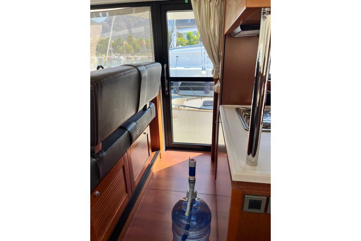 2014 BENETEAU SWIFT TRAWLER 50 31