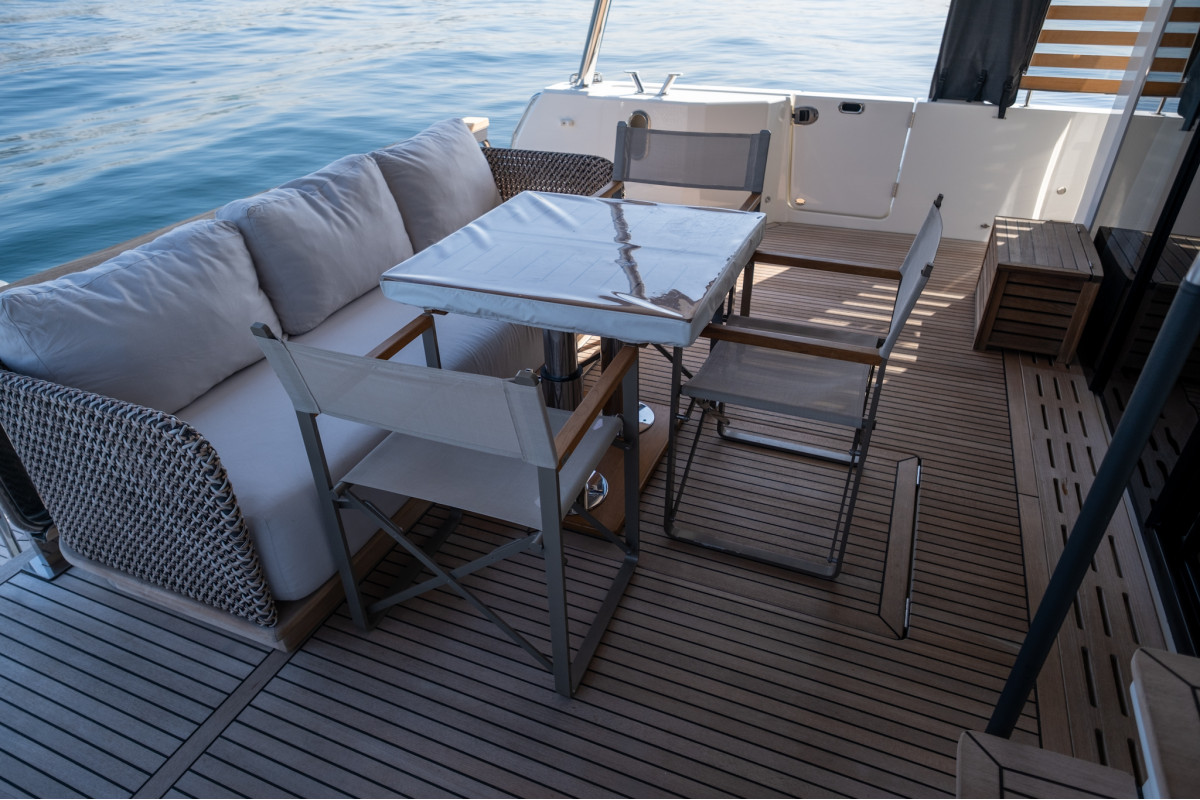 2023 BENETEAU GRAND TRAWLER 62 7